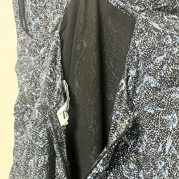 3/$30 _  ZARA | Black blue pattern thin strap  v neck tank blouse sexy - l XL - Picture 5 of 10